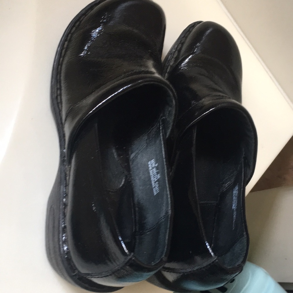 Born slip on clogs